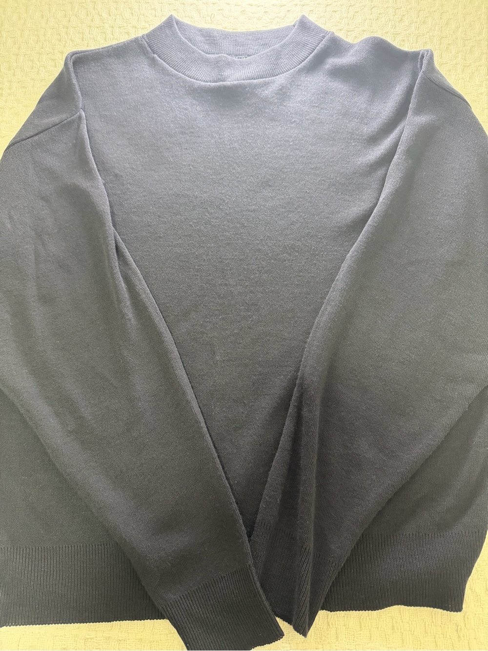 Sag Harbor Men’s Crewneck Sweater in Navy